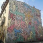 Tuttomondo (1989) von Keith Haring an der Kirche Sant'Antonio